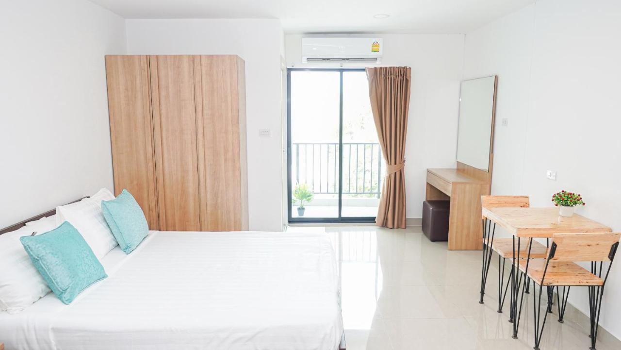 Pearl Place Serviced Huamak Apartment